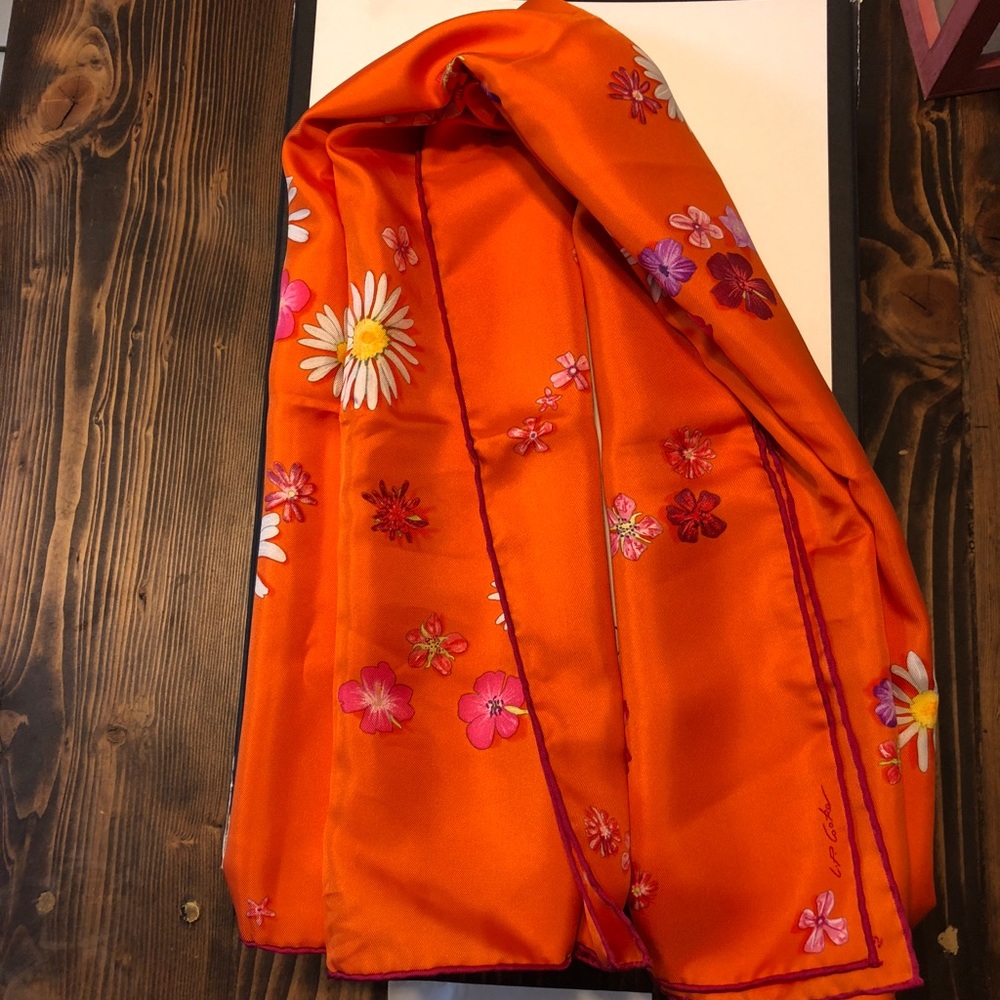 📍SOLD📍Hermes scarf